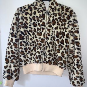 Super cute Favlux fuzzy bomber jacket